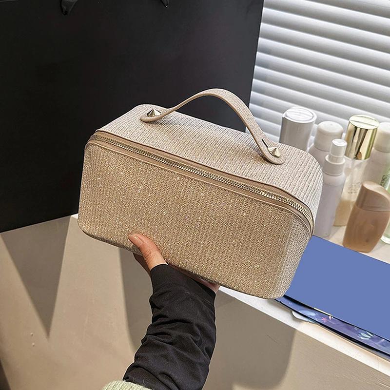 Nala | Compact Hanging Cosmetic Bag
