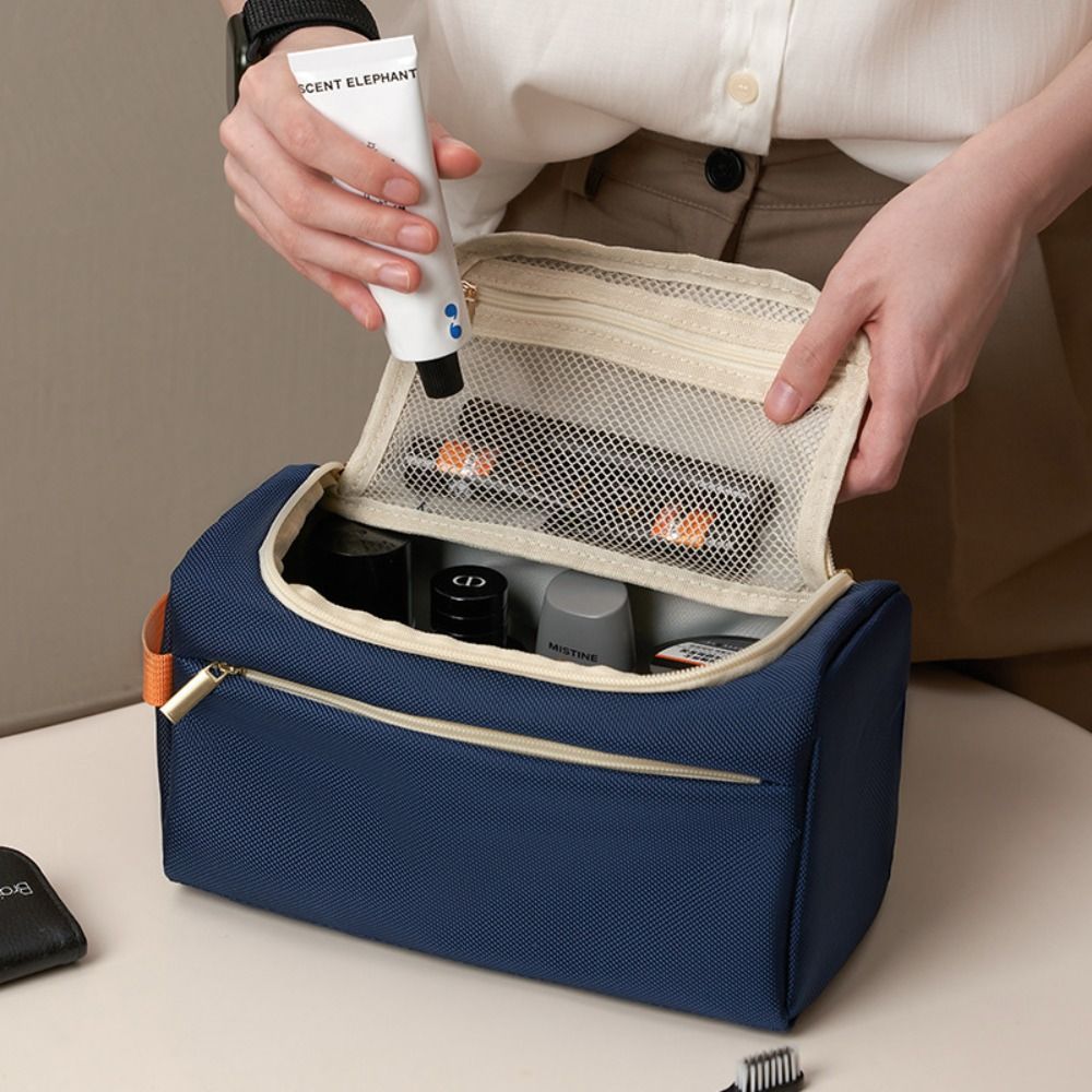 Dan | Waterproof Men's Toiletry Organizer