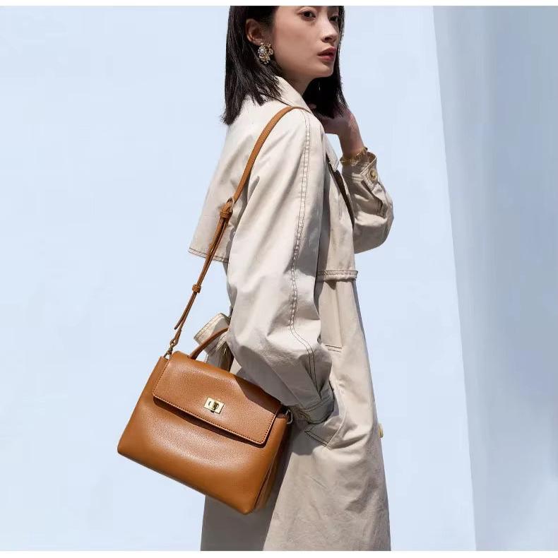 Christina | Vintage-Inspired Design Crossbody Handbag