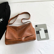 Paris | Stylish and Versatile Crossbody Messenger Bag