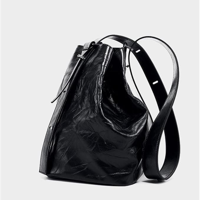 Ahmed | Versatile, Lightweight, & Practical Crossbody Messenger Bag