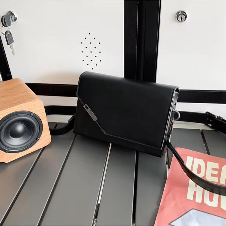 Dario | Sleek & Compact Crossbody Sling Bag