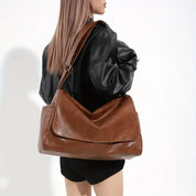Paris | Stylish and Versatile Crossbody Messenger Bag