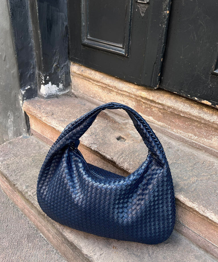 Pamela | Modern Textured Handbag - Style & Function
