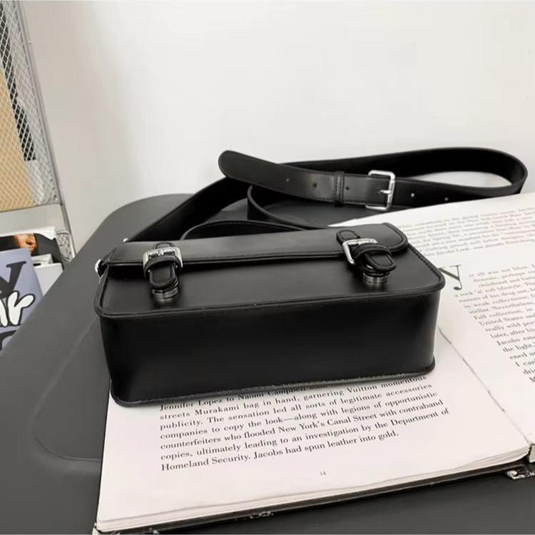 Siena | Men's Trendy Small Crossbody Sling Handbag