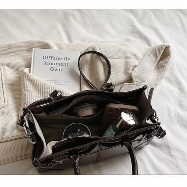 Calliope | Vintage-Style Functional Compartments Crossbody Handbag