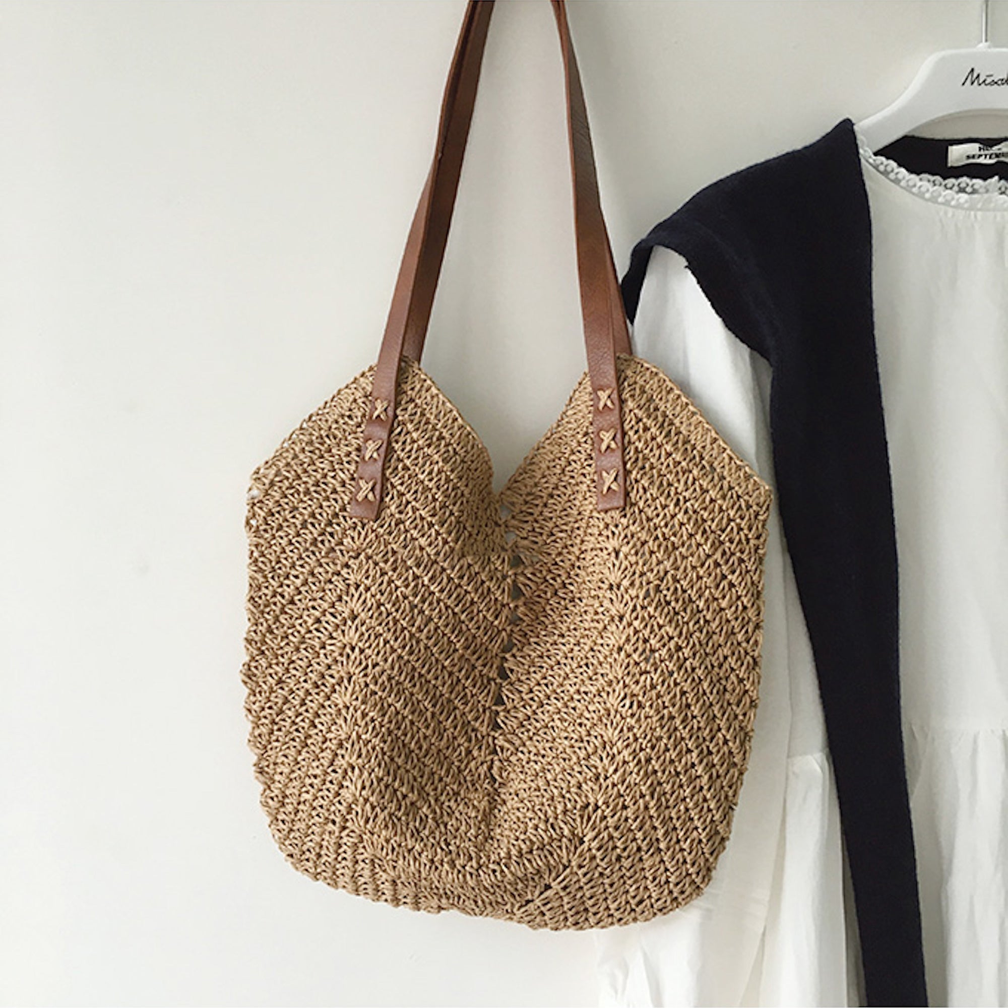 NIKKI | Stylish & Cozy Beach Tote for Ultimate Relaxation - Lizabella Fashion
