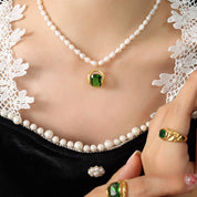 Leslie | Green Pendant Pearl Necklace