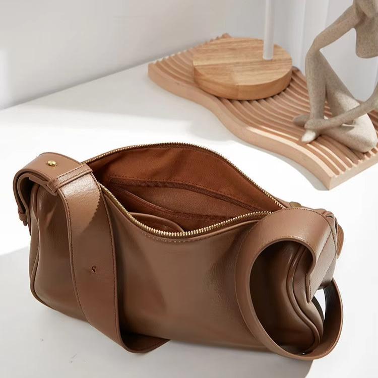 Alondra | Stylish and Functional Crossbody Messenger Bag