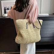 Alyssa | Stylish and Functional Carrier Bag