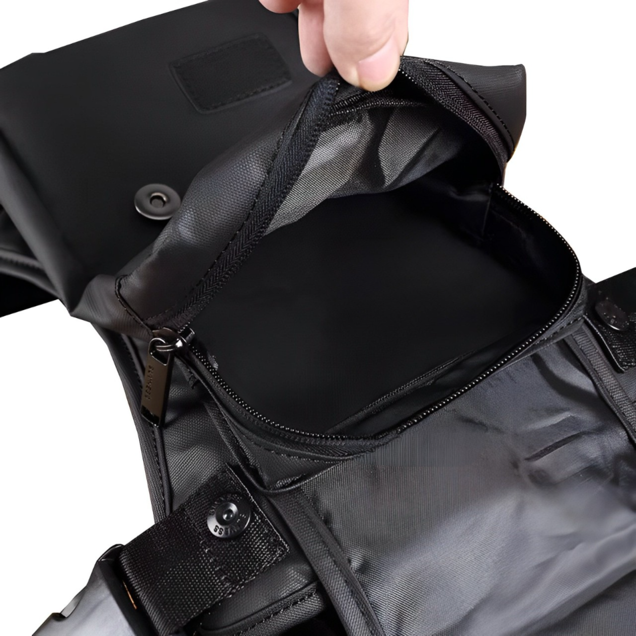 Wynter | Waterproof Nylon Canvas Crossbody Travel Bag