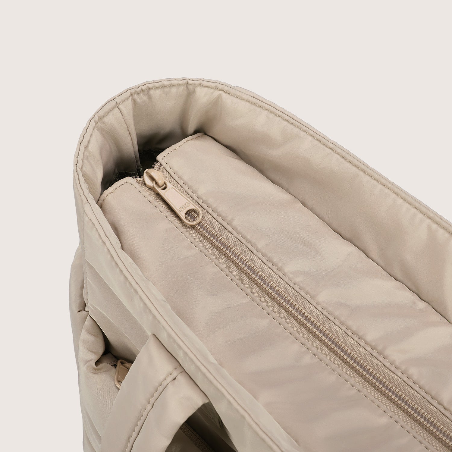 Stylish Bagsmart 20L Puffy Tote with Dedicated 15.6" Laptop Storage