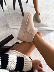 Cozy Autumn Boots by MILLS - Lizabella Fashion -  -  - Cozy Autumn Boots by MILLS - Lizabella Fashion - #tag1# - #tag2#