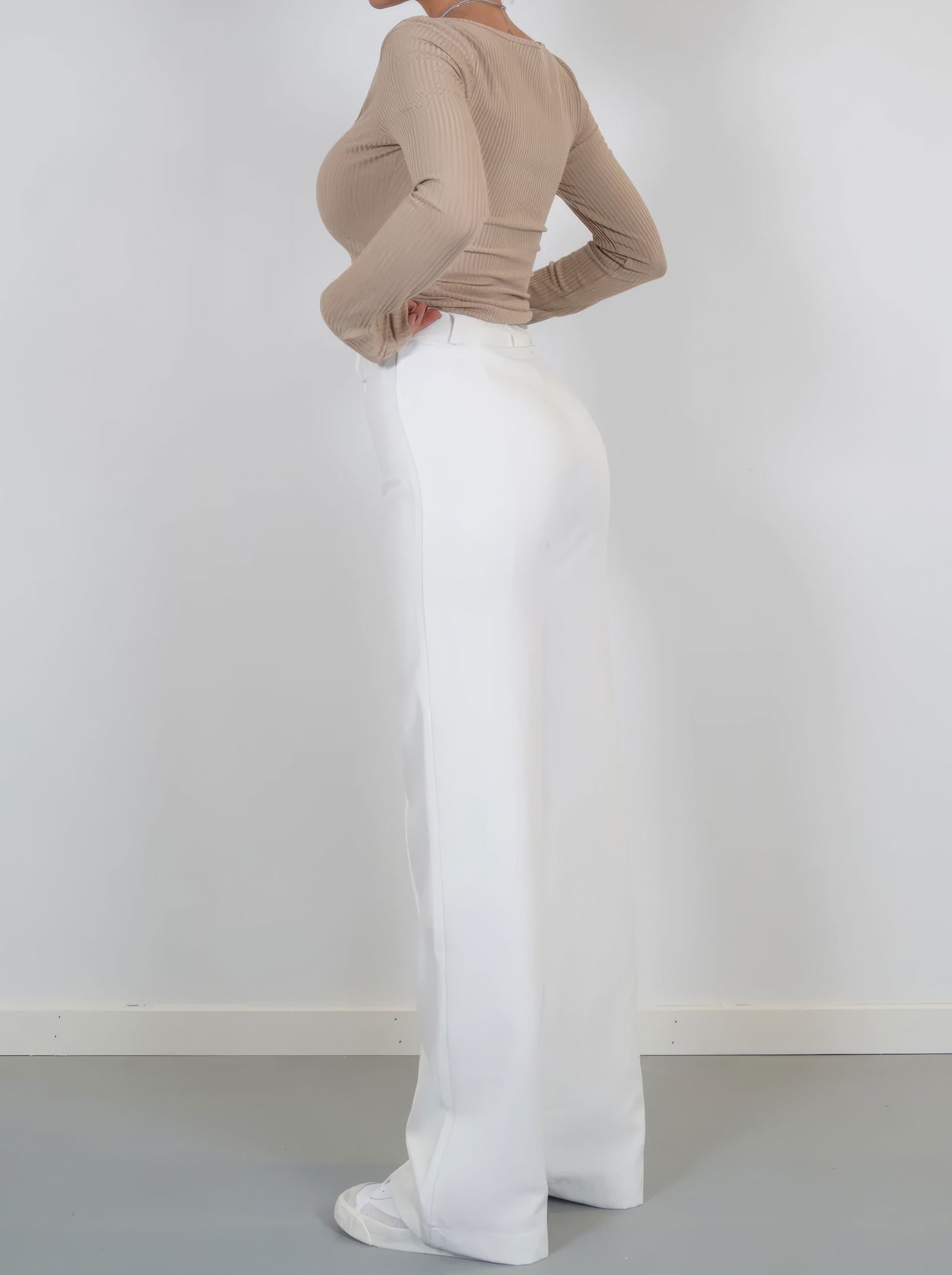 Elevate Your Style with AMY's Wide-Leg Chic Trousers for Women - Lizabella Fashion -  -  - Elevate Your Style with AMY's Wide-Leg Chic Trousers for Women - Lizabella Fashion - #tag1# - #tag2#