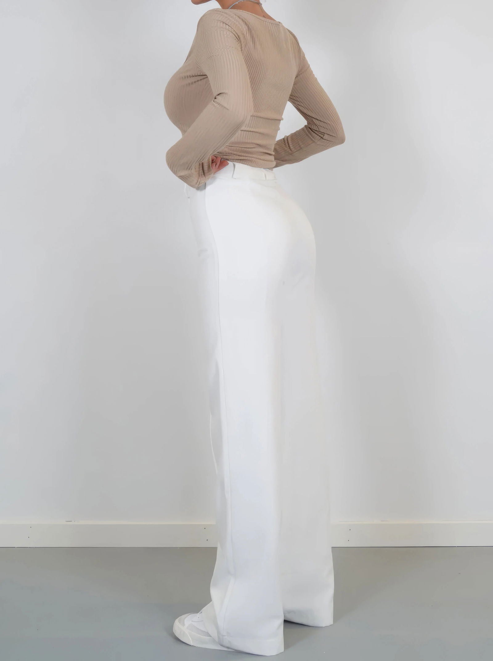 Elevate Your Style with AMY's Wide-Leg Chic Trousers for Women - Lizabella Fashion -  -  - Elevate Your Style with AMY's Wide-Leg Chic Trousers for Women - Lizabella Fashion - #tag1# - #tag2#