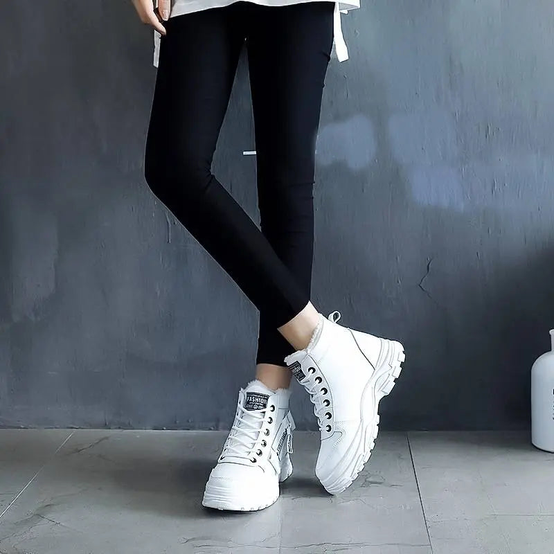 Graceful Winter Wonderland: Cozy Fleece-Lined Boots for Women - Lizabella Fashion
