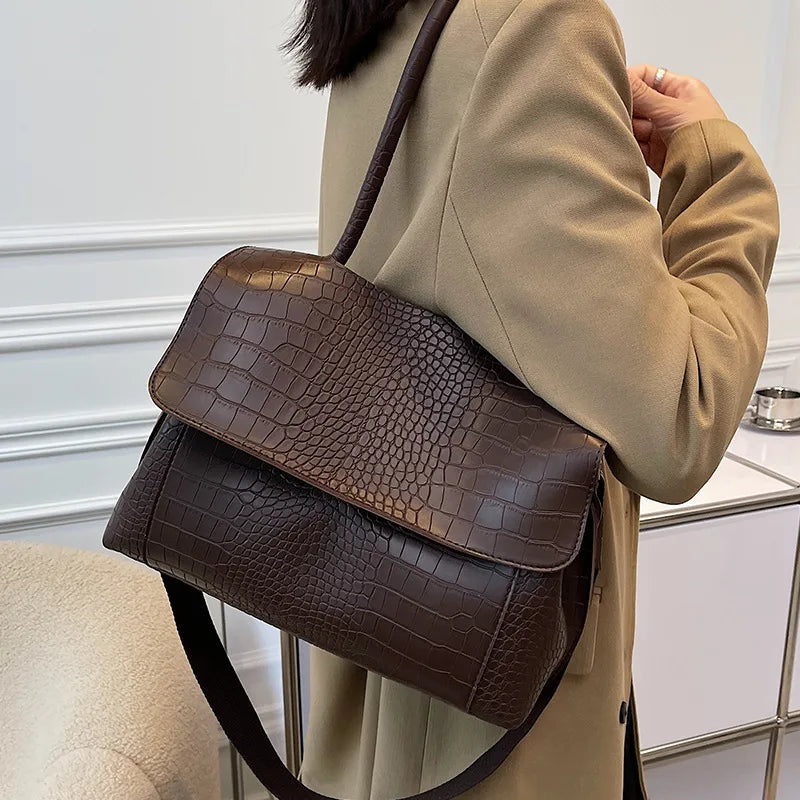 Alicia | Chic Crocodile Pattern Large Capacity Women's Crossbody Handbag