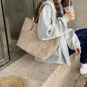 Amara | Luxurious and Fashionable Carryall for Work and Leisure