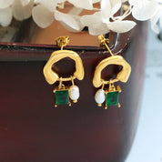 Maya | Elegant Emerald and Pearl Earrings
