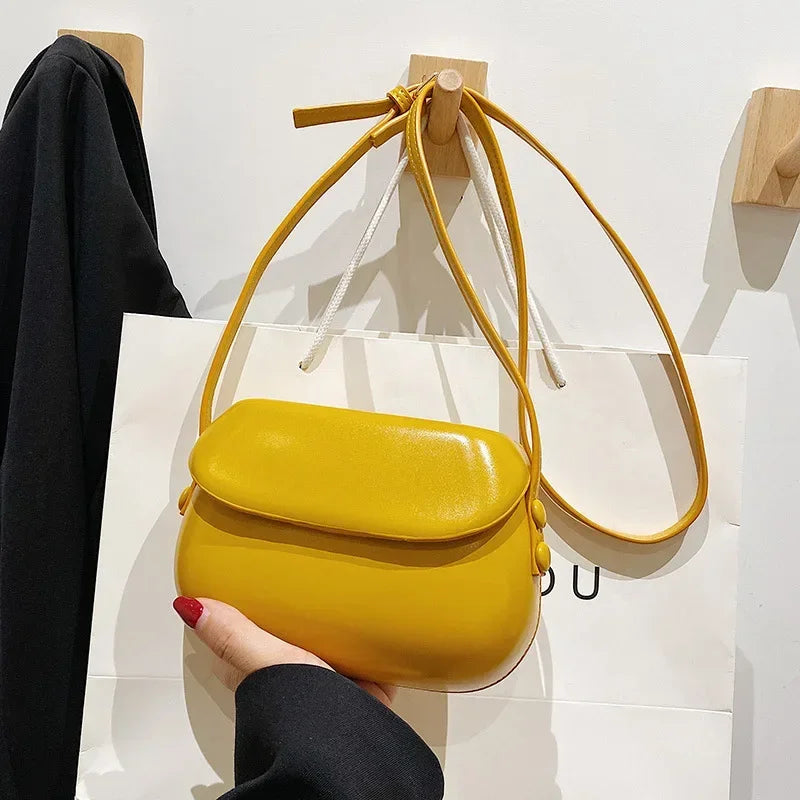 Kira | Women's Retro Saddle Leather Crossbody Handbag