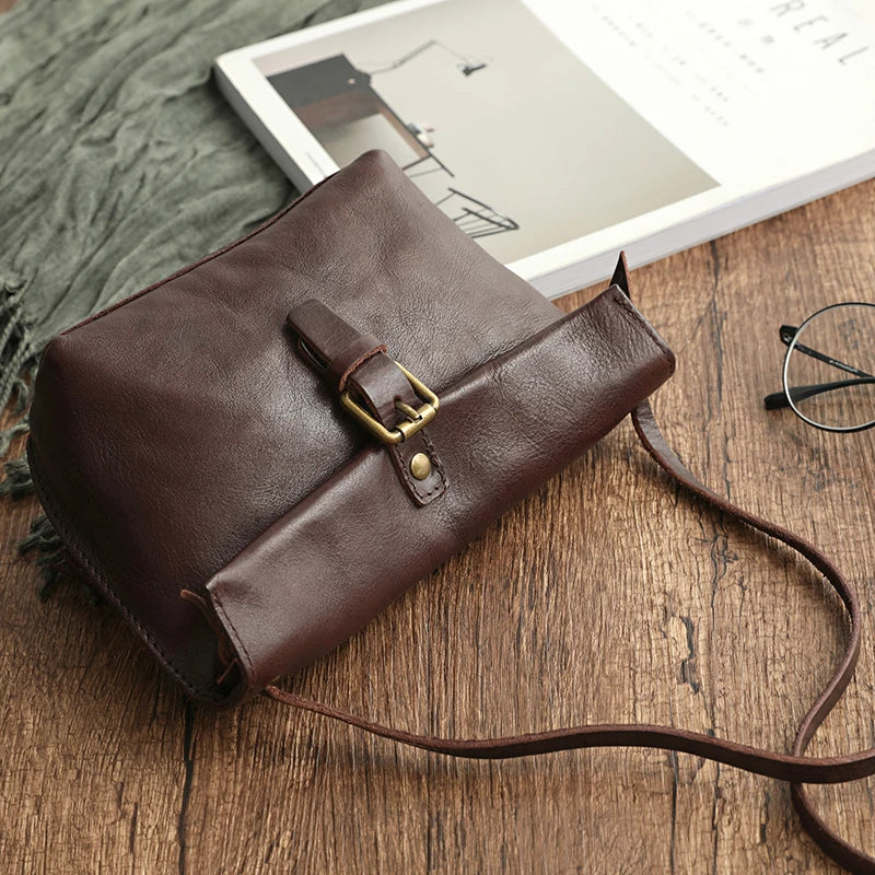 Lyra | Timeless and Functional Vintage-Style Mini Sling Bag