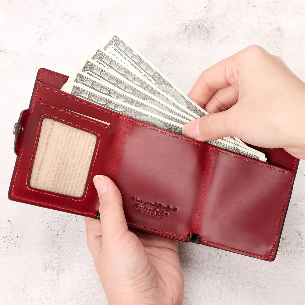 Baylee | Compact & Sleek RFID-Blocking Travel Wallet