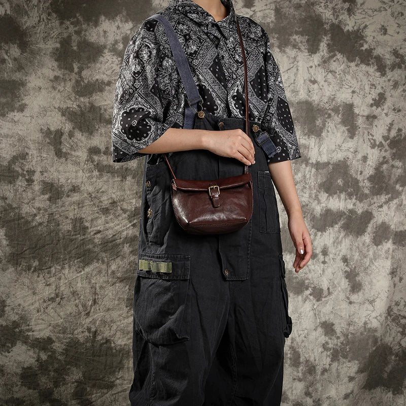 Lyra | Timeless and Functional Vintage-Style Mini Sling Bag