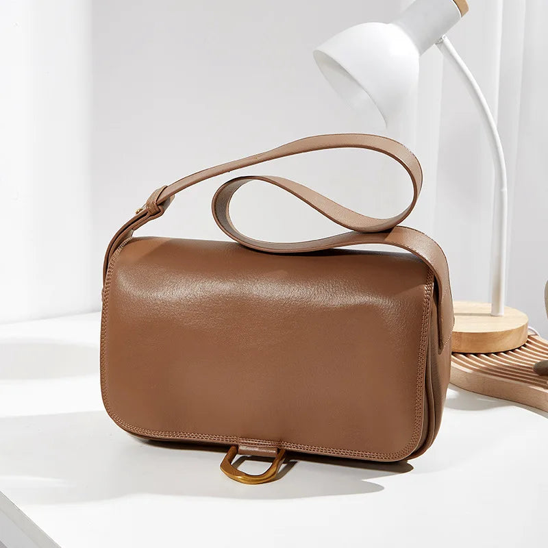 Alondra | Stylish and Functional Crossbody Messenger Bag