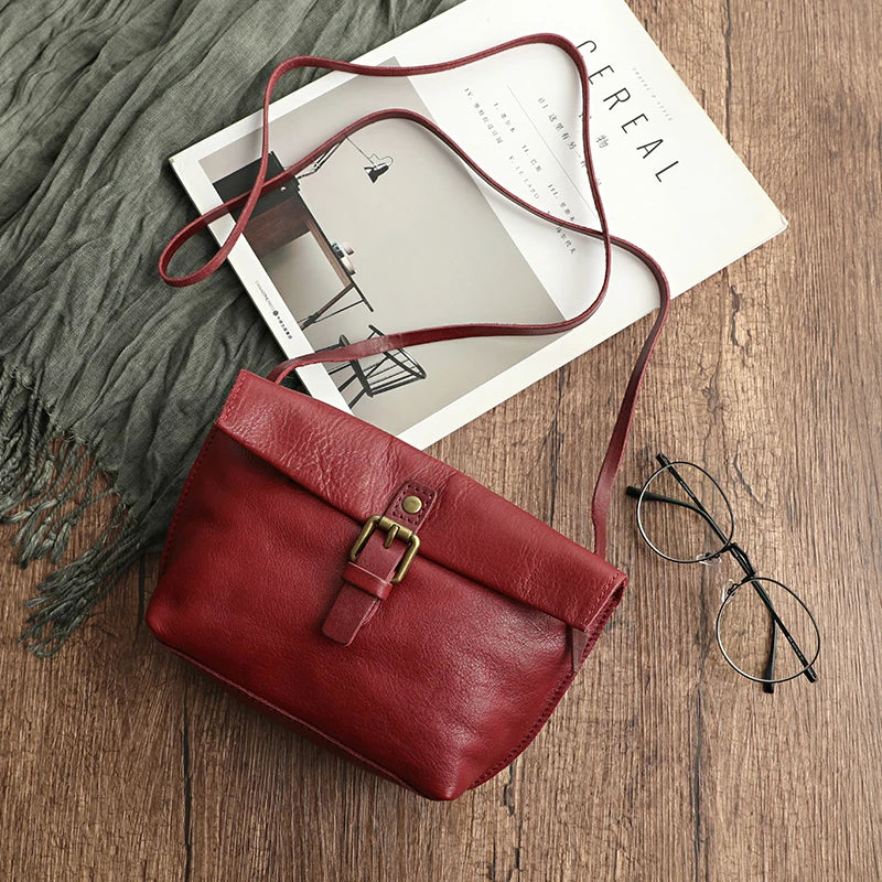 Lyra | Timeless and Functional Vintage-Style Mini Sling Bag