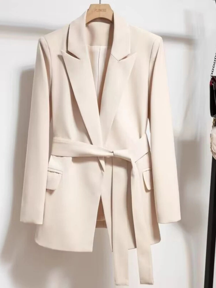 Ava | Stylish Belted Blazer for a Modern Look