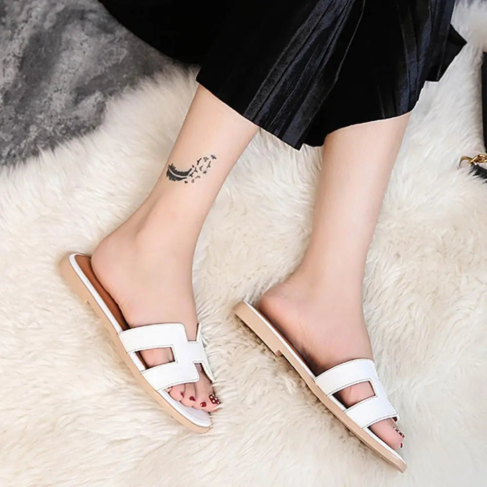 SARA | Timeless Chic Flat Sandals - Lizabella Fashion