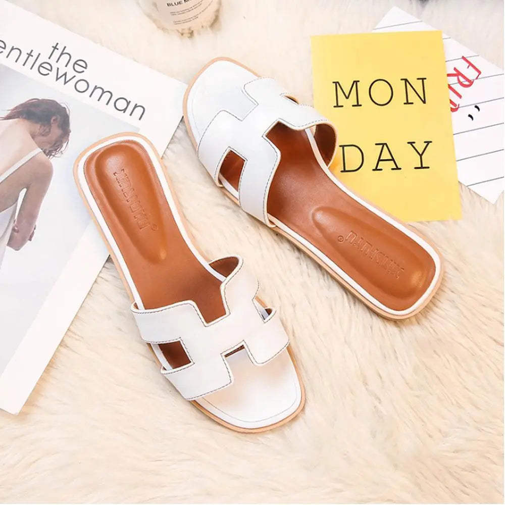 SARA | Timeless Chic Flat Sandals - Lizabella Fashion