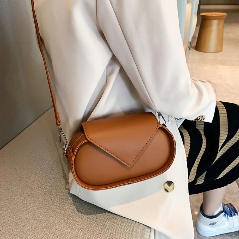 Cameron | Compact & Lightweight Retro-Inspired Sling Purse