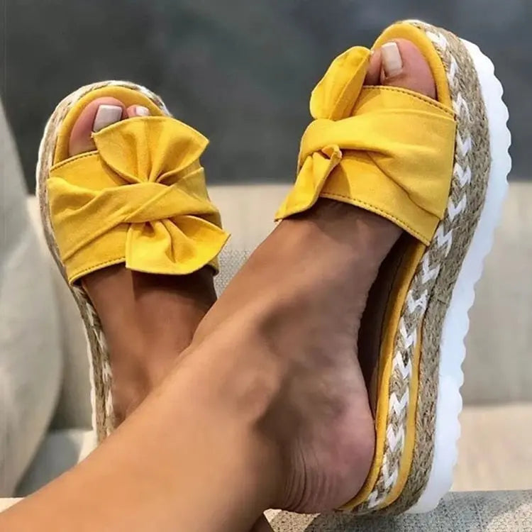 Scarlet Bliss | Chic Summer Sandals with Adorable Bow Detail - Lizabella Fashion
