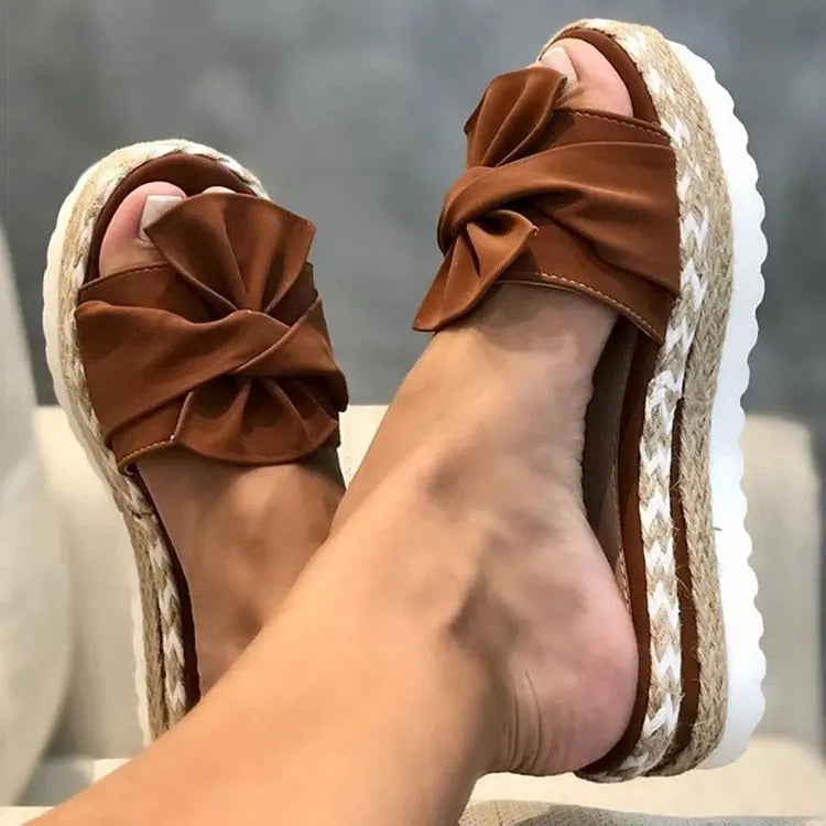 Scarlet Bliss | Chic Summer Sandals with Adorable Bow Detail - Lizabella Fashion