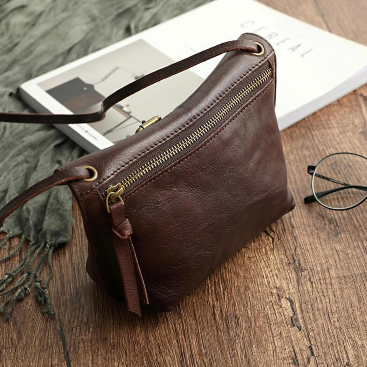 Lyra | Timeless and Functional Vintage-Style Mini Sling Bag