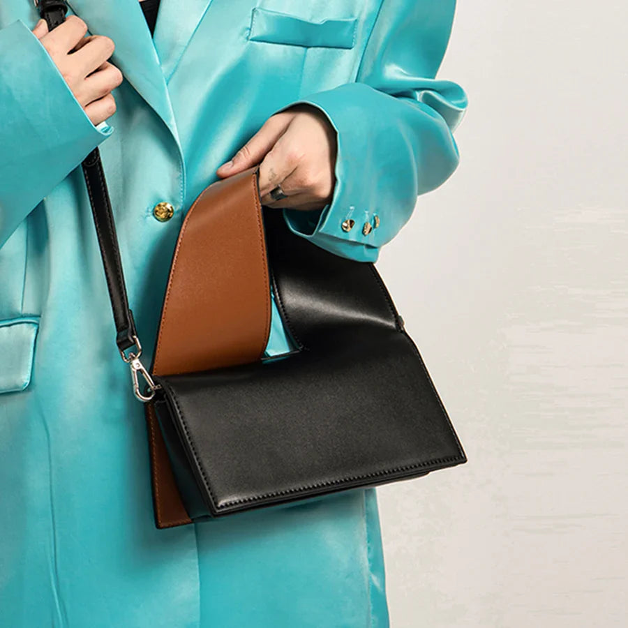 Liana | Elegant & Trendsetter Crossbody Purse