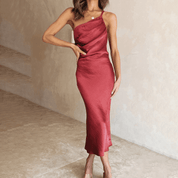 Zoe Maxi Dress - Chic Versatility and Timeless Elegance
